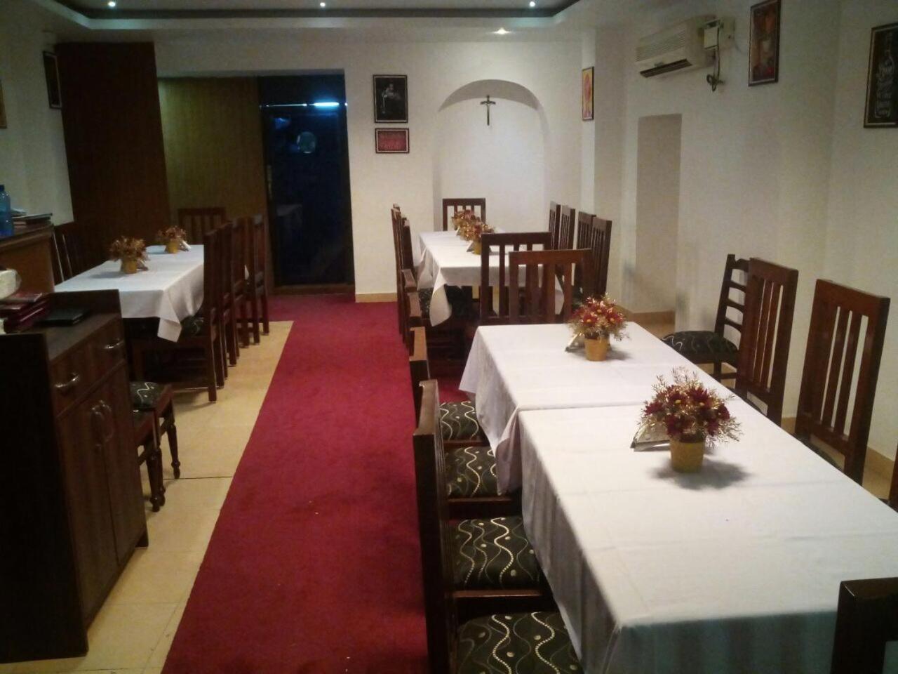 Creek Hotel - Panaji Eksteriør bilde